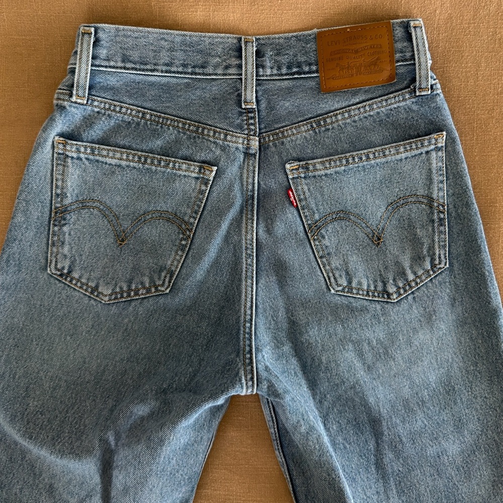 Levi’s dad Jean - like new!! - Picture 4 of 5
